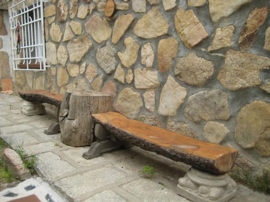 הוילה סוטיו דה לה אדרדה La Rocalla Del Tietar מראה חיצוני תמונה
